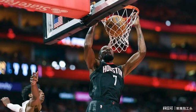 掘金绝杀雄鹿，霍勒迪点燃赛场