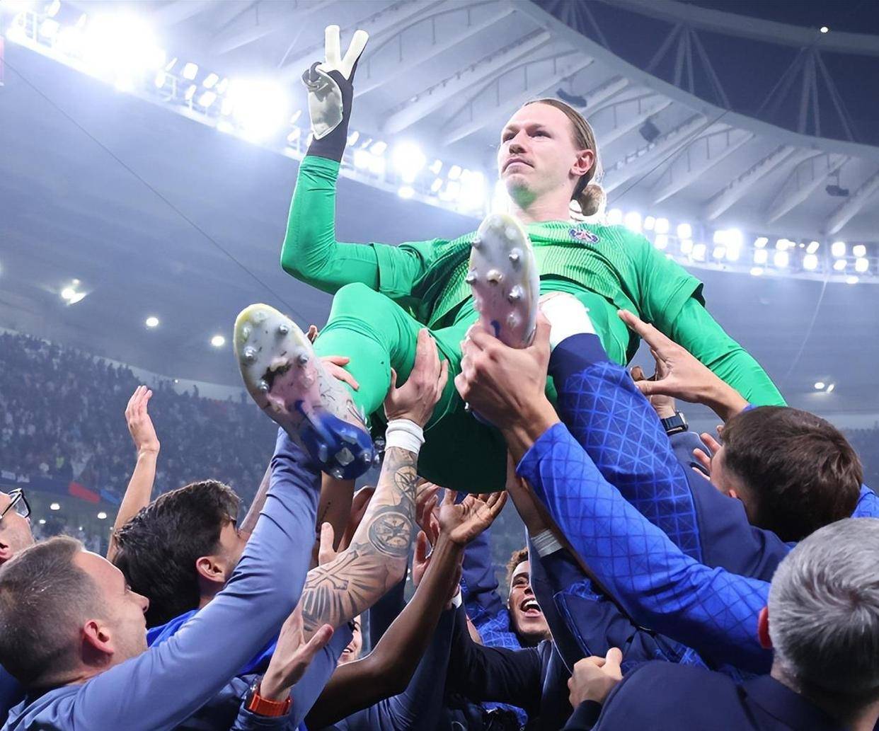 沃特福德门将扑出点球帮助球队获胜 沃特福德门将扑出点球帮助球队获胜