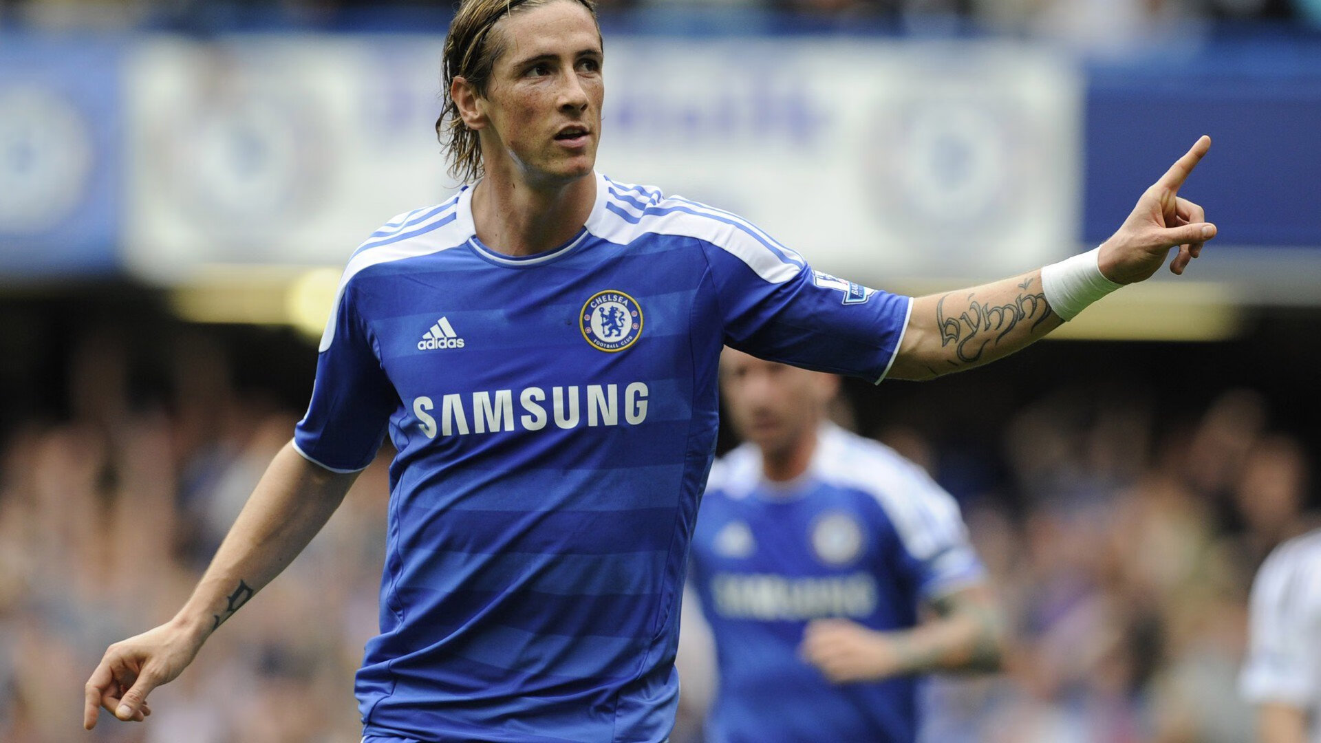 从迷失到领袖,布伦森的自我救赎之路与黄蜂的沉稳胜利