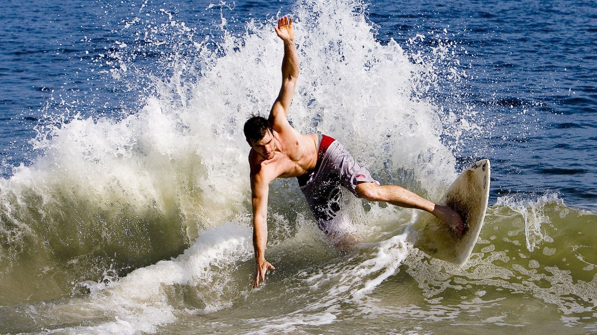 美加墨世界杯焦点战，厄瓜多尔力克卡塔尔，揭开历史新篇章