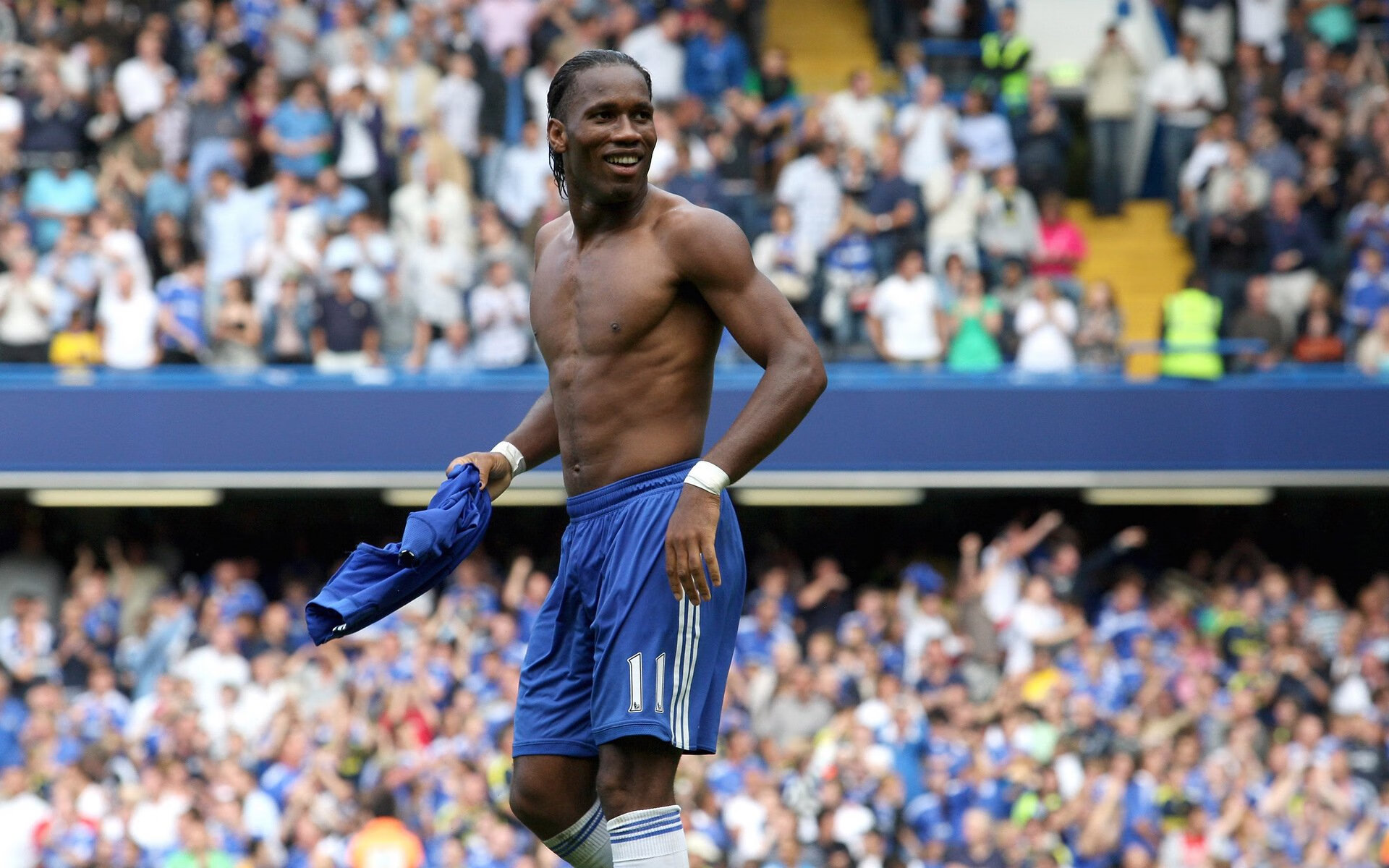 莱万状态火热,希腊碾压瑞典背后的战术密码