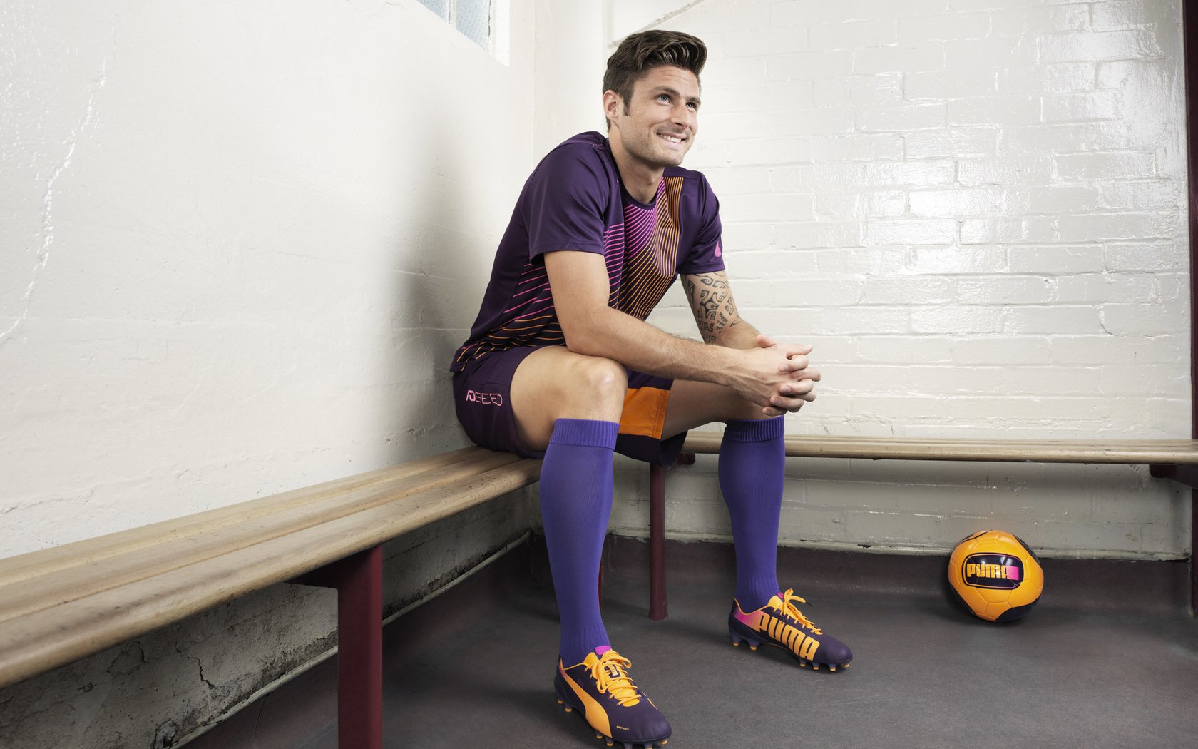 温网险胜澳网,西西帕斯状态火热,红土到草地的华丽转身